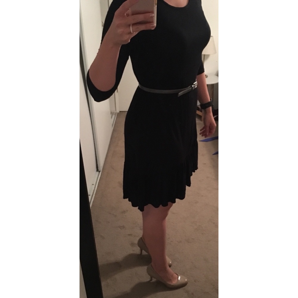 💙 Donating 4/1 💙 Black high low midi dress